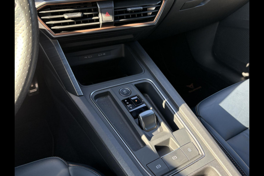 CUPRA Formentor 1.4 TSI e-Hybrid Essential VAN €30.900,- VOOR €28.877,- STOEL/STUUR VERWARMING | PANORAMA DAK | ELEKTRISCHE TREKHAAK | LEDEREN KUIPSTOELEN |