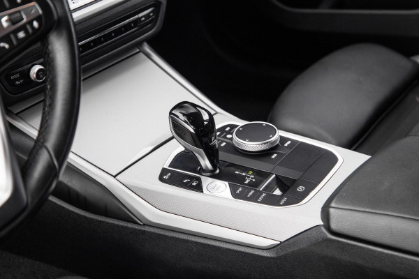 BMW 3 Serie Touring 320e LED / DEALER ONDERHOUDEN / CAMERA / CARPLAY / TREKHAAK