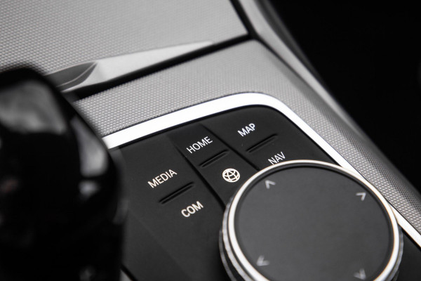 BMW 3 Serie Touring 320e LED / DEALER ONDERHOUDEN / CAMERA / CARPLAY / TREKHAAK