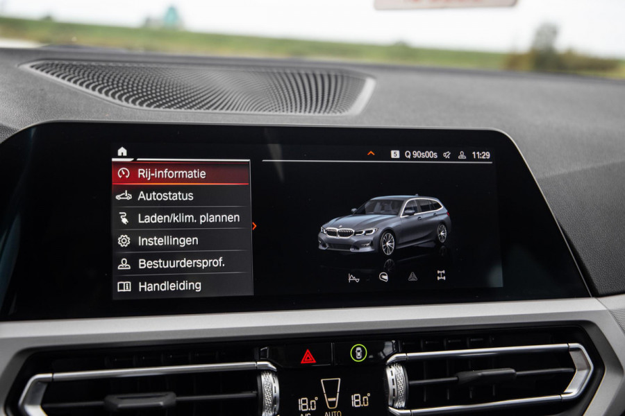 BMW 3 Serie Touring 320e LED / DEALER ONDERHOUDEN / CAMERA / CARPLAY / TREKHAAK
