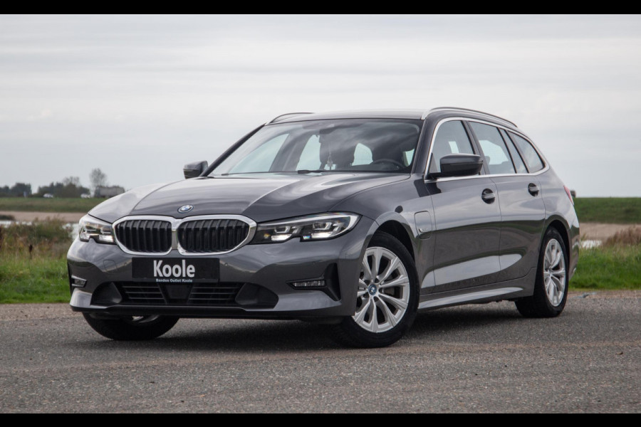 BMW 3 Serie Touring 320e LED / DEALER ONDERHOUDEN / CAMERA / CARPLAY / TREKHAAK
