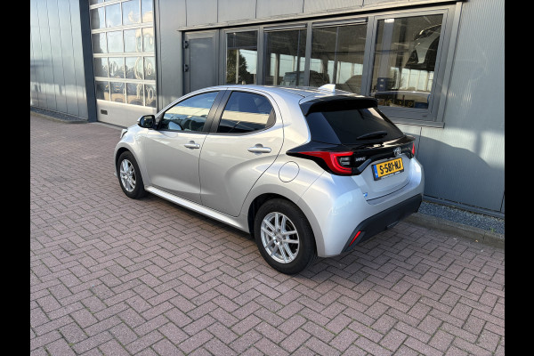 Toyota Yaris 1.5 VVT-i 125pk Business Plus LED/HUD/KEYLESS/CAMERA/WINTERPACK/ADAPT.CRUISE