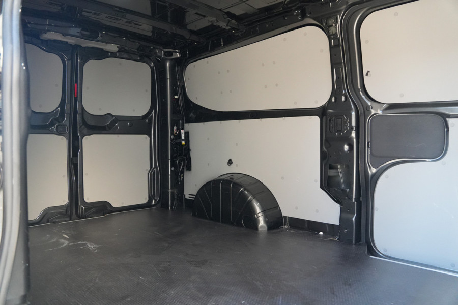 Ford Transit Custom 320 2.5 PHEV L2H1 Trend 232pk - 2x Schuif - Trekhaak - Blindspot - ACC - Stoel/Stuurverwarming - Sidesteps - Rijklaar
