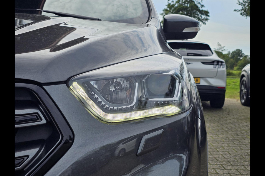 Ford Kuga 1.5 EcoBoost ST Line 150 pk | Trekhaak | 1800 kg trekvermogen | Alcantara leder | Xenon | Camera | PDC v+a | Winterpack | Netjes onderhouden etc.