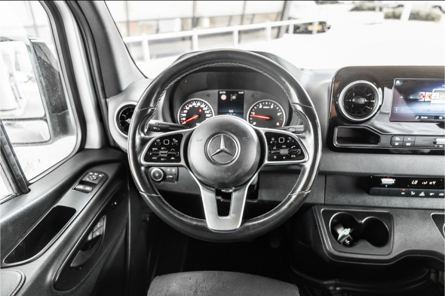 Mercedes-Benz Sprinter 317 170 PK | ACC | LED Koplampen | Camera | Blind Spot | Sortimo inrichting | Navigatie | CarPlay | Stoelverwarming | MBUX | Climate control | DAB | Dealer onderhouden | Nieuwe APK
