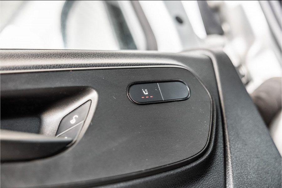 Mercedes-Benz Sprinter 317 170 PK | ACC | LED Koplampen | Camera | Blind Spot | Sortimo inrichting | Navigatie | CarPlay | Stoelverwarming | MBUX | Climate control | DAB | Dealer onderhouden | Nieuwe APK
