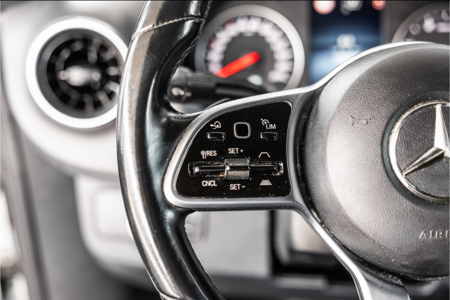 Mercedes-Benz Sprinter 317 170 PK | ACC | LED Koplampen | Camera | Blind Spot | Sortimo inrichting | Navigatie | CarPlay | Stoelverwarming | MBUX | Climate control | DAB | Dealer onderhouden | Nieuwe APK