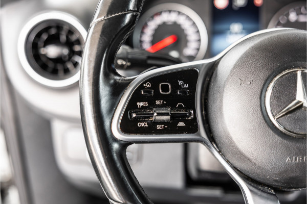 Mercedes-Benz Sprinter 317 170 PK | ACC | LED Koplampen | Camera | Blind Spot | Sortimo inrichting | Navigatie | CarPlay | Stoelverwarming | MBUX | Climate control | DAB | Dealer onderhouden | Nieuwe APK