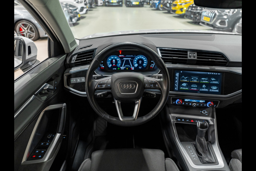 Audi Q3 45 TFSI e edition, Matrix LED, Virtual Cockpit, Apple Carplay, ACC, Clima, PDC, Android Auto, Volledig Onderhoud