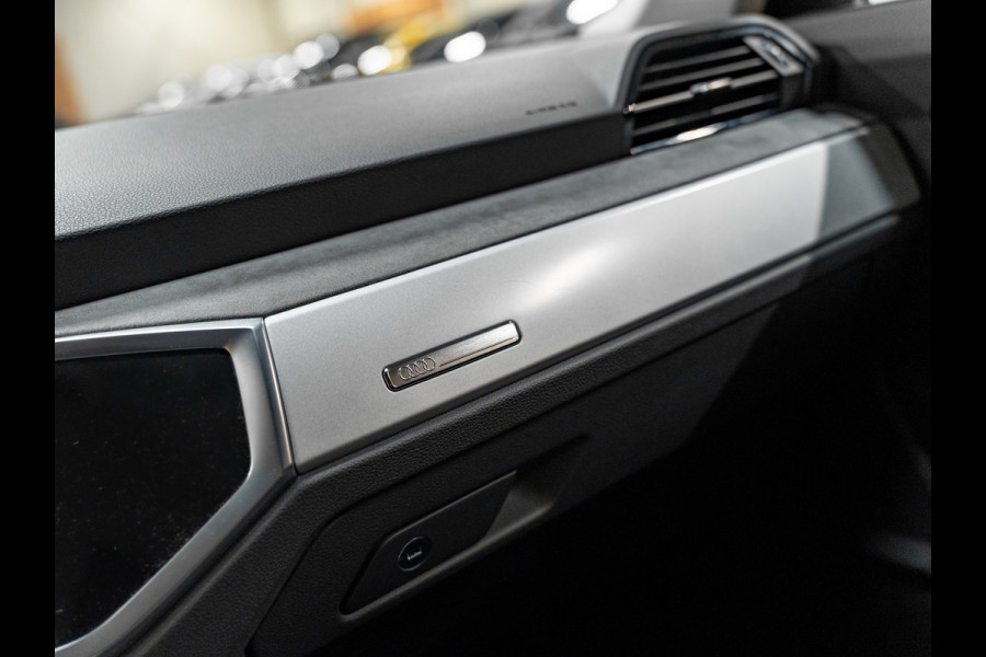 Audi Q3 45 TFSI e edition, Matrix LED, Virtual Cockpit, Apple Carplay, ACC, Clima, PDC, Android Auto, Volledig Onderhoud