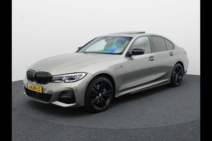 BMW 3-serie 330e High Executive | Schuif/Kanteldak | Head up | Laser Led | Memory | Harman Kardon | Trekhaak | Prijs Rijklaar!!