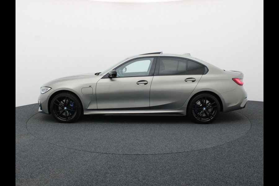 BMW 3-serie 330e High Executive | Schuif/Kanteldak | Head up | Laser Led | Memory | Harman Kardon | Trekhaak | Prijs Rijklaar!!