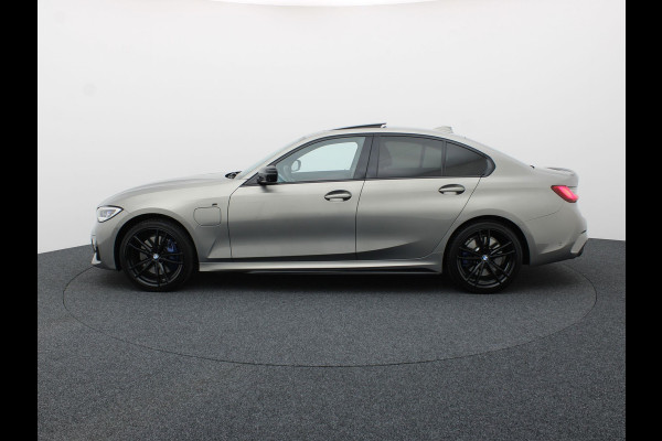 BMW 3-serie 330e High Executive | Schuif/Kanteldak | Head up | Laser Led | Memory | Harman Kardon | Trekhaak | Prijs Rijklaar!!