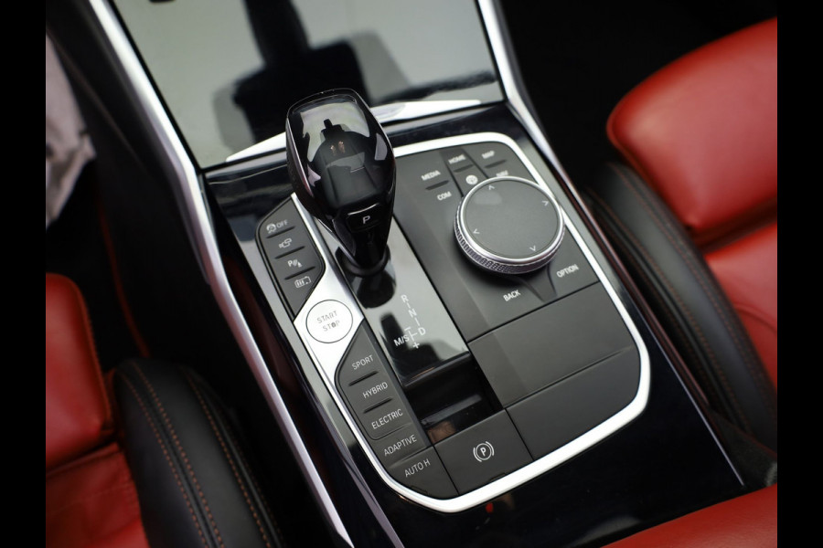 BMW 3-serie 330e High Executive | Schuif/Kanteldak | Head up | Laser Led | Memory | Harman Kardon | Trekhaak | Prijs Rijklaar!!