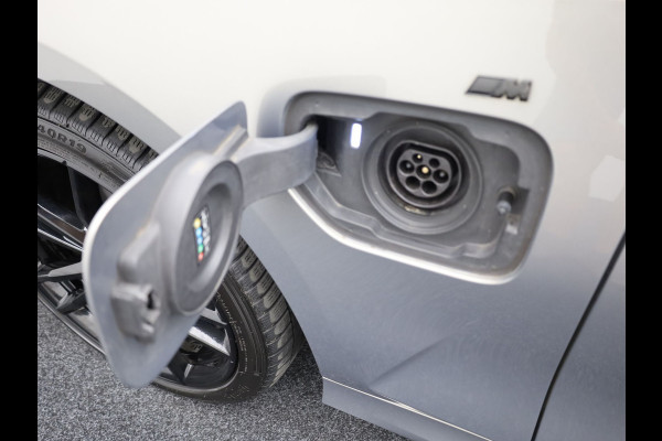 BMW 3-serie 330e High Executive | Schuif/Kanteldak | Head up | Laser Led | Memory | Harman Kardon | Trekhaak | Prijs Rijklaar!!