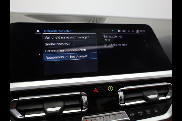 BMW 3-serie 330e High Executive | Schuif/Kanteldak | Head up | Laser Led | Memory | Harman Kardon | Trekhaak | Prijs Rijklaar!!