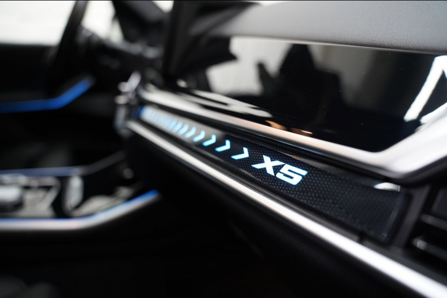 BMW X5 XDrive50e M SPORT PANO SKYLOUNGE 360 HEAD UP H&K
