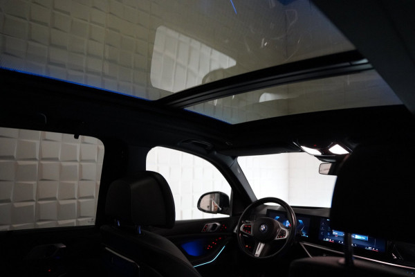 BMW X5 XDrive50e M SPORT PANO SKYLOUNGE 360 HEAD UP H&K