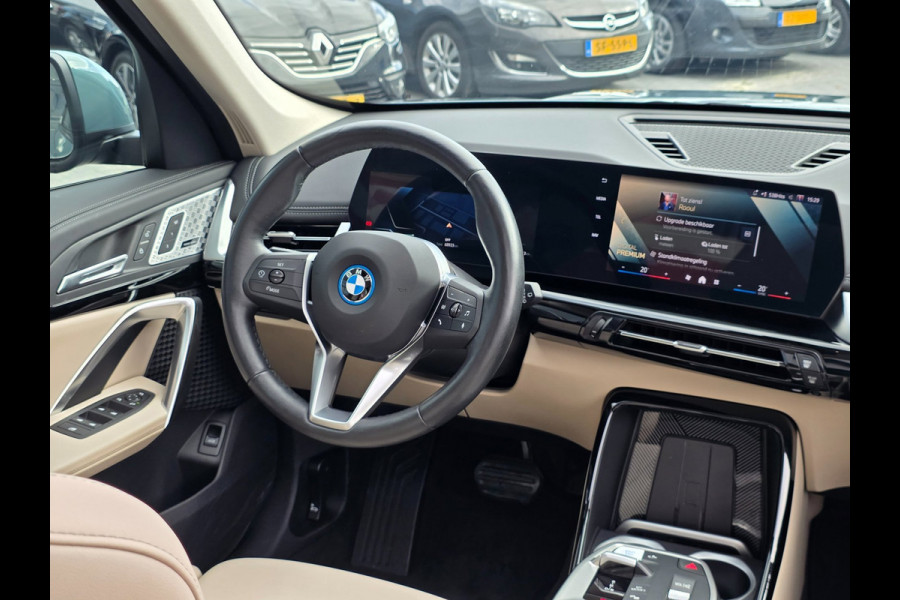 BMW iX1 EDrive20 67 kWh | NAP | 100% SOH | PANO | LEDER | TREKHAAK