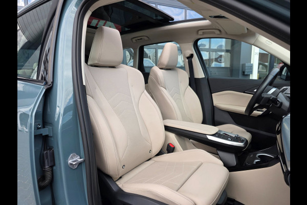 BMW iX1 EDrive20 67 kWh | NAP | 100% SOH | PANO | LEDER | TREKHAAK