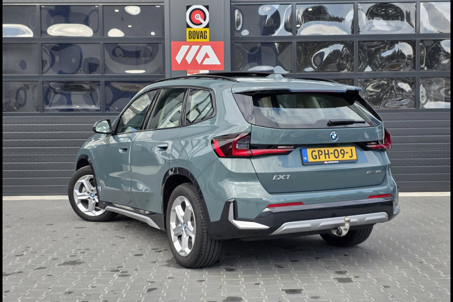 BMW iX1 EDrive20 67 kWh | NAP | 100% SOH | PANO | LEDER | TREKHAAK