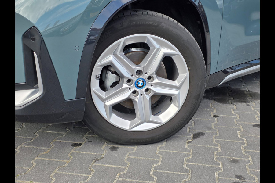 BMW iX1 EDrive20 67 kWh | NAP | 100% SOH | PANO | LEDER | TREKHAAK