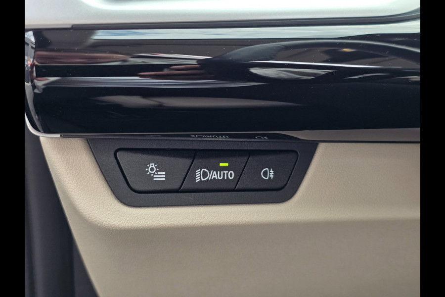 BMW iX1 EDrive20 67 kWh | NAP | 100% SOH | PANO | LEDER | TREKHAAK