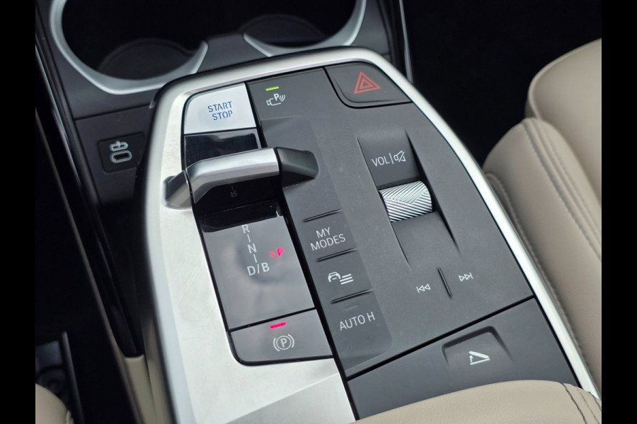 BMW iX1 EDrive20 67 kWh | NAP | 100% SOH | PANO | LEDER | TREKHAAK