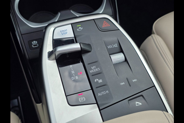 BMW iX1 EDrive20 67 kWh | NAP | 100% SOH | PANO | LEDER | TREKHAAK