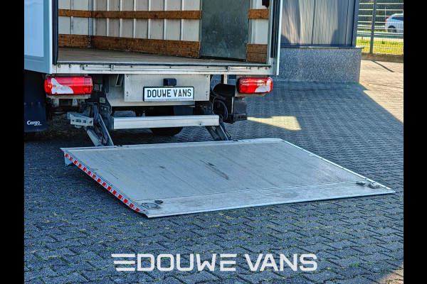Mercedes-Benz Sprinter 317 170 PK Bakwagen Zijdeur Automaat Airco Leder DAB Laadklep Lat om Lat MBUX