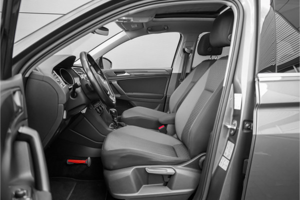 Volkswagen Tiguan 1.5 TSI ACT Comfortline Business Pano ACC Trekhaak