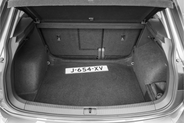 Volkswagen Tiguan 1.5 TSI ACT Comfortline Business Pano ACC Trekhaak