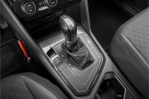 Volkswagen Tiguan 1.5 TSI ACT Comfortline Business Pano ACC Trekhaak