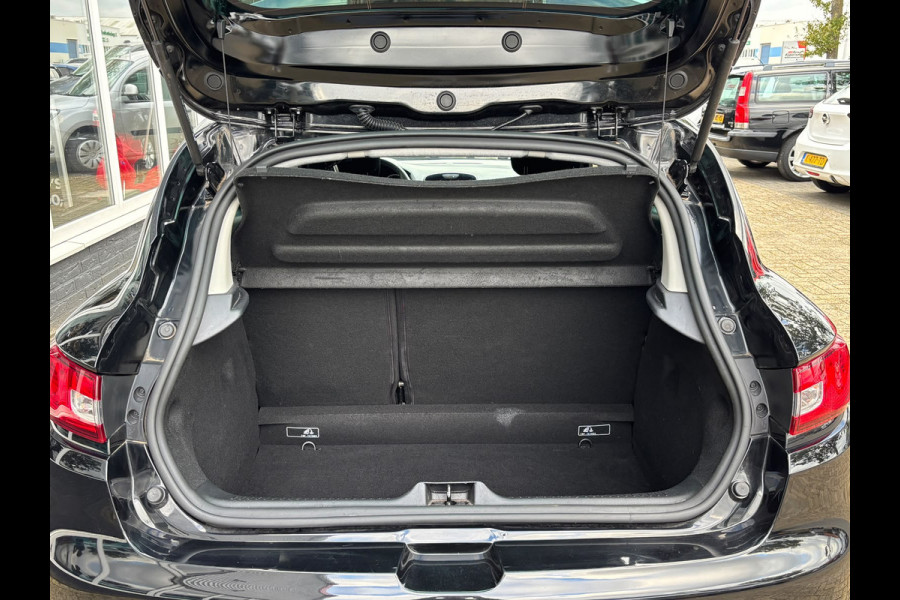 Renault Clio 0.9 TCe Limited | Parkeersensoren | Bluetooth | Keyless | Navi | Cruise