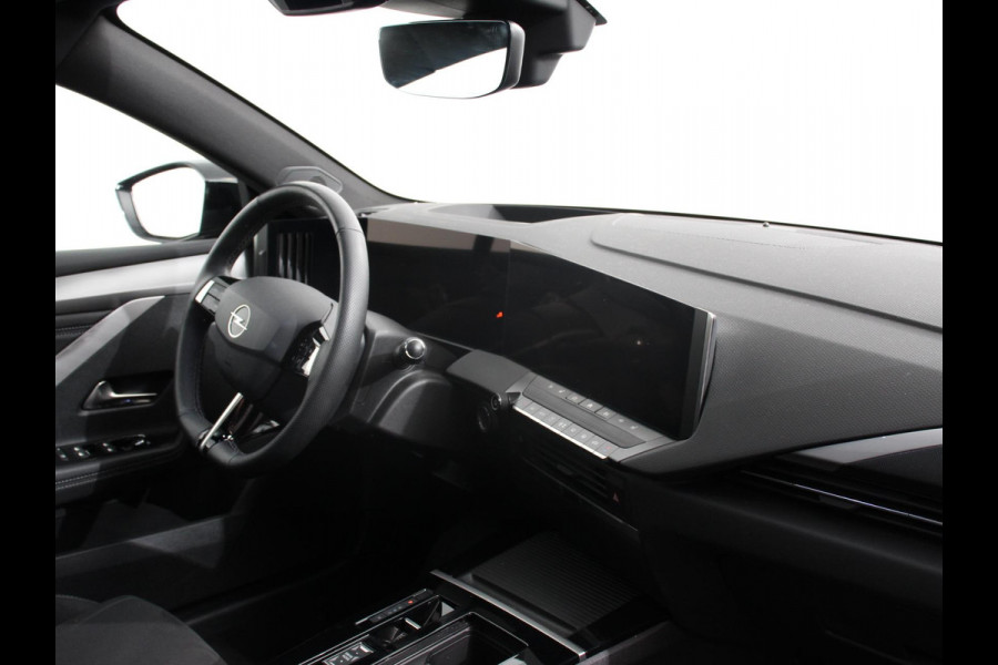 Opel Astra Sports Tourer 1.2 Turbo Hybrid GS Automaat Climate control Adaptieve cruise control Panorama dak Stoelverwarming Stuurverwarming Navigatie Apple Carplay/ Android Auto Lichtmetalen velgen