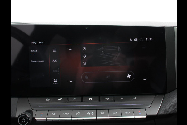 Opel Astra Sports Tourer 1.2 Turbo Hybrid GS Automaat Climate control Adaptieve cruise control Panorama dak Stoelverwarming Stuurverwarming Navigatie Apple Carplay/ Android Auto Lichtmetalen velgen
