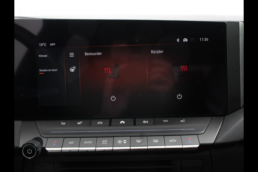 Opel Astra Sports Tourer 1.2 Turbo Hybrid GS Automaat Climate control Adaptieve cruise control Panorama dak Stoelverwarming Stuurverwarming Navigatie Apple Carplay/ Android Auto Lichtmetalen velgen
