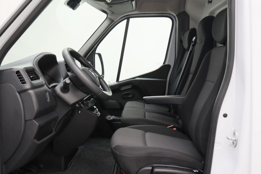 Renault Master T35 2.3 dCi 180 L2H2 3-Zits, Camera, Apple Carplay, Trekhaak, Cruise, PDC