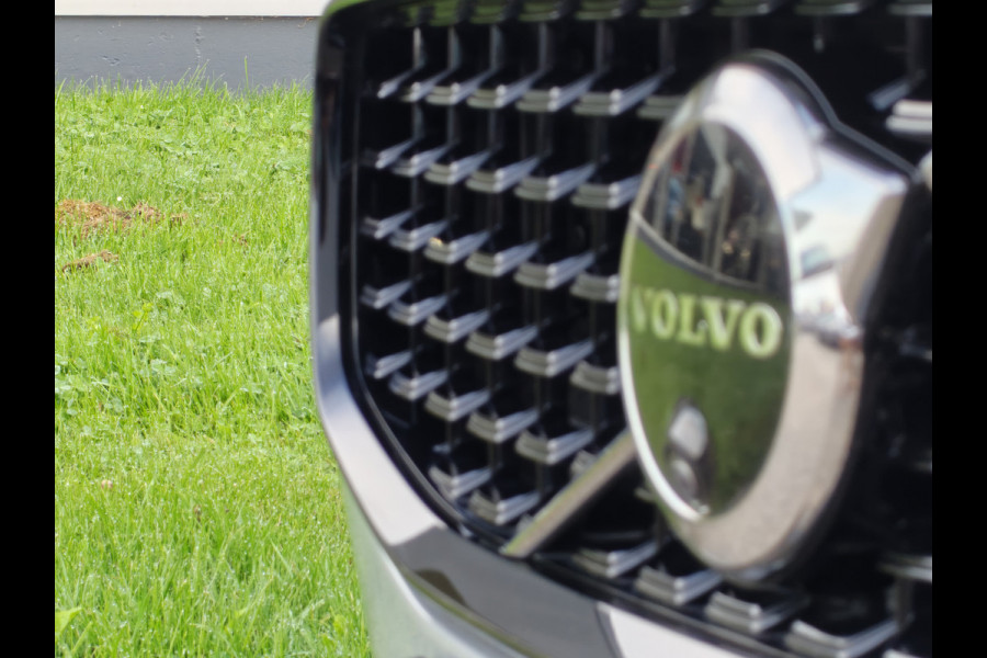 Volvo V60 T8 455PK Plug-in hybrid AWD Plus Dark | BLIS | ACC | Trekhaak | Pano | HUD | H&K | Elektr. Stoelen | 360 Camera |