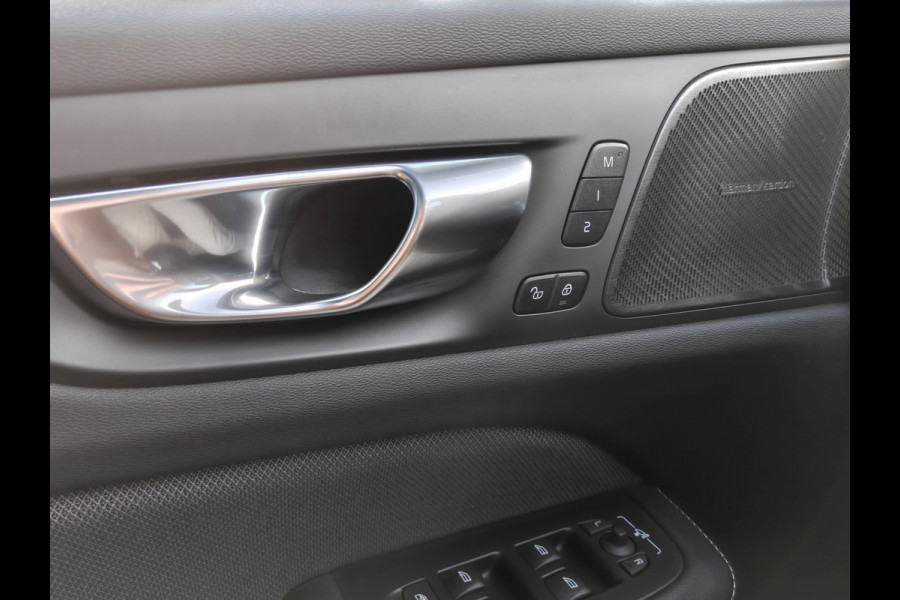 Volvo V60 T8 455PK Plug-in hybrid AWD Plus Dark | BLIS | ACC | Trekhaak | Pano | HUD | H&K | Elektr. Stoelen | 360 Camera |
