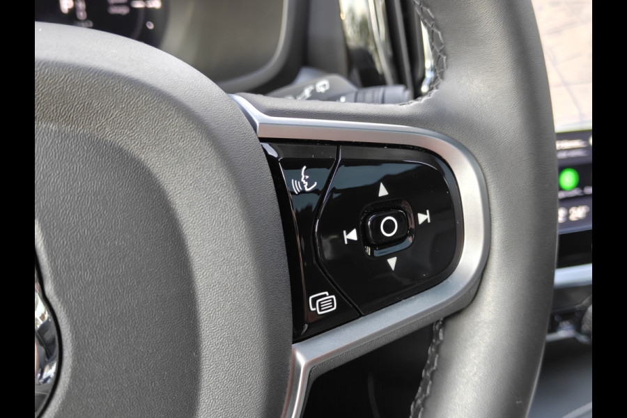 Volvo V60 T8 455PK Plug-in hybrid AWD Plus Dark | BLIS | ACC | Trekhaak | Pano | HUD | H&K | Elektr. Stoelen | 360 Camera |