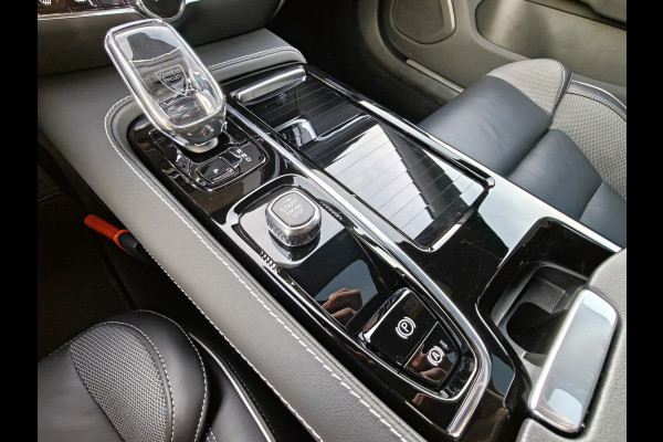 Volvo V60 T8 455PK Plug-in hybrid AWD Plus Dark | BLIS | ACC | Trekhaak | Pano | HUD | H&K | Elektr. Stoelen | 360 Camera |