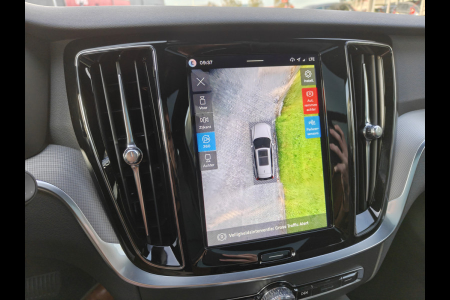 Volvo V60 T8 455PK Plug-in hybrid AWD Plus Dark | BLIS | ACC | Trekhaak | Pano | HUD | H&K | Elektr. Stoelen | 360 Camera |