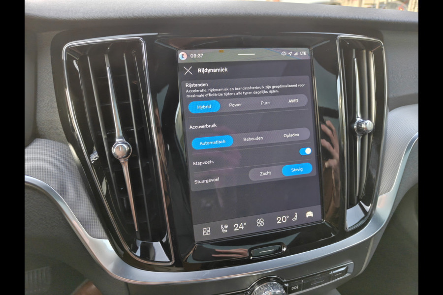 Volvo V60 T8 455PK Plug-in hybrid AWD Plus Dark | BLIS | ACC | Trekhaak | Pano | HUD | H&K | Elektr. Stoelen | 360 Camera |