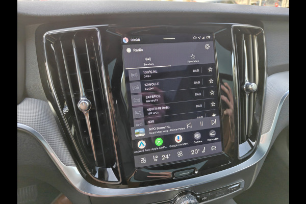 Volvo V60 T8 455PK Plug-in hybrid AWD Plus Dark | BLIS | ACC | Trekhaak | Pano | HUD | H&K | Elektr. Stoelen | 360 Camera |