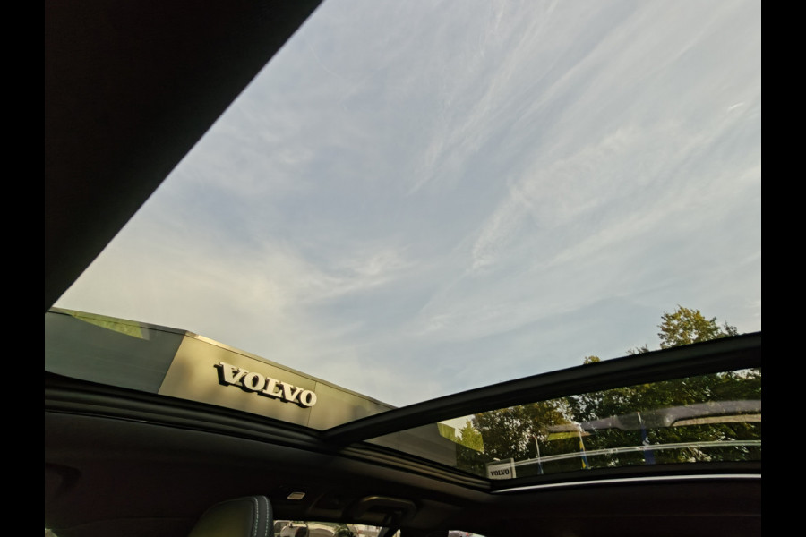 Volvo V60 T8 455PK Plug-in hybrid AWD Plus Dark | BLIS | ACC | Trekhaak | Pano | HUD | H&K | Elektr. Stoelen | 360 Camera |