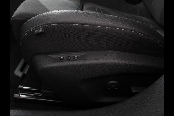 Opel Astra Sports Tourer 1.2 Turbo Hybrid GS Automaat Climate control Adaptieve cruise control Panorama dak Stoelverwarming Stuurverwarming Navigatie Apple Carplay/ Android Auto Lichtmetalen velgen