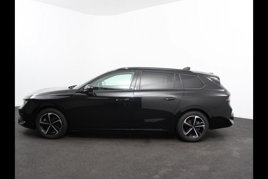 Opel Astra Sports Tourer 1.2 Turbo Hybrid GS Automaat Climate control Adaptieve cruise control Panorama dak Stoelverwarming Stuurverwarming Navigatie Apple Carplay/ Android Auto Lichtmetalen velgen