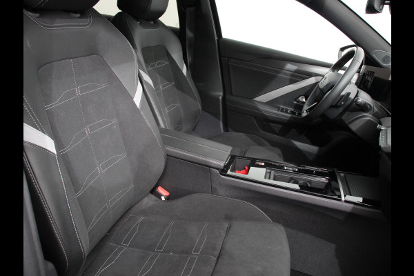 Opel Astra Sports Tourer 1.2 Turbo Hybrid GS Automaat Climate control Adaptieve cruise control Panorama dak Stoelverwarming Stuurverwarming Navigatie Apple Carplay/ Android Auto Lichtmetalen velgen