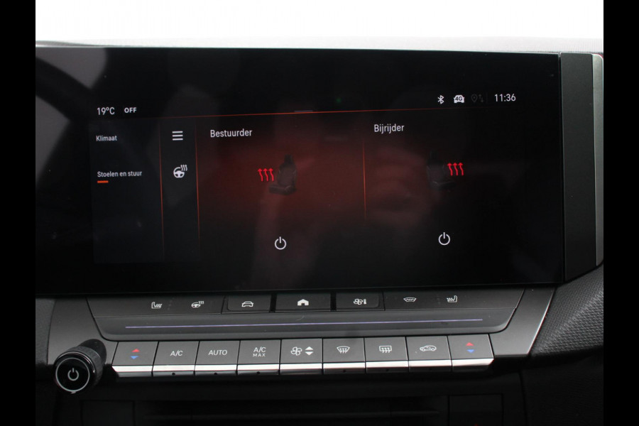 Opel Astra Sports Tourer 1.2 Turbo Hybrid GS Automaat Climate control Adaptieve cruise control Panorama dak Stoelverwarming Stuurverwarming Navigatie Apple Carplay/ Android Auto Lichtmetalen velgen